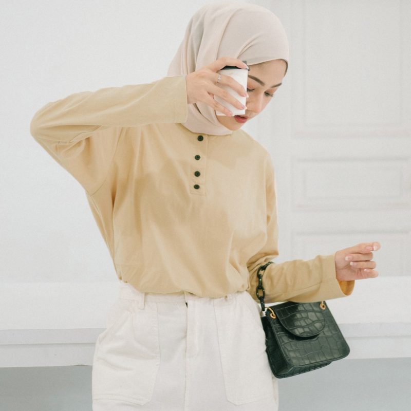 Soojin Longsleeve Beige
